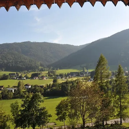 Waldfriede Гнезау